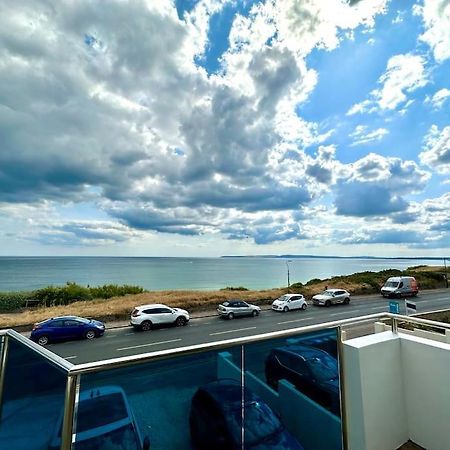 Stunning Panoramic Sea View Beach Location - Sleeps Up To 4 People - Free Parking - The Best Beach! - Great Location - Fast Wifi - Smart Tv - Newly Decorated - Sleeps Up To 4! Close To Bournemouth & Poole Town Centre & Sandbanks 외부 사진